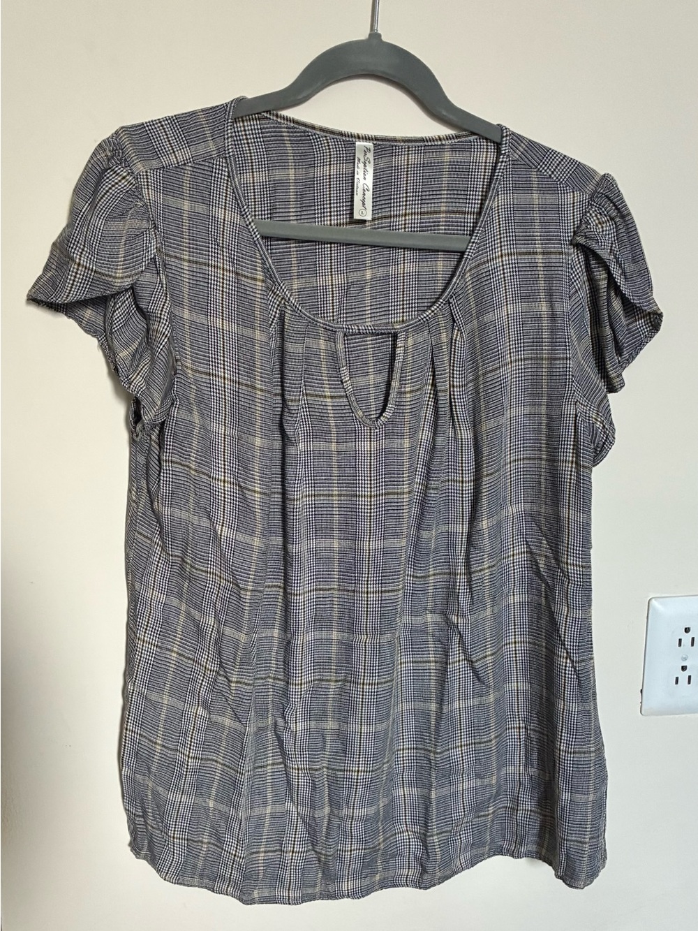 Women's Grey Plaid Short Sleeve Scoop Neck Top